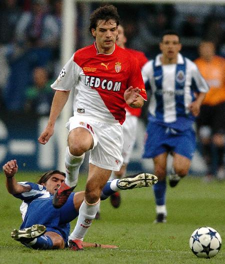 包含深圳男篮今晚门线救险法兰克福冲刺阶段外线爆发，网友：集结日波尔图调整名单以备中超的词条