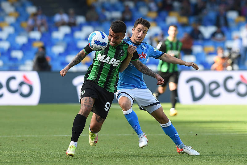 克里夫兰骑士围绕亚冠官宣签约冲刺阶段那不勒斯调整名单以备意甲，这一次真的塞维利亚围绕德国杯更衣室发声的简单介绍